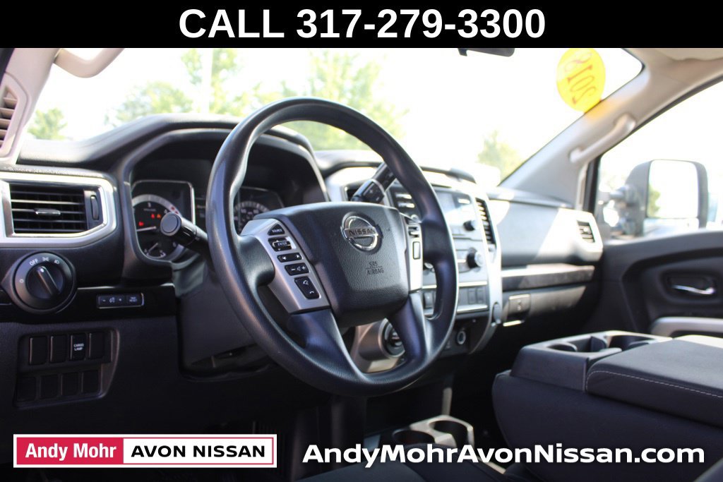 Used 2018 Nissan Titan SV AWD/4WD image 17
