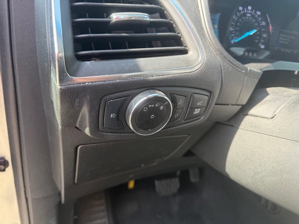 Used 2023 Ford Edge Titanium AWD/4WD image 13