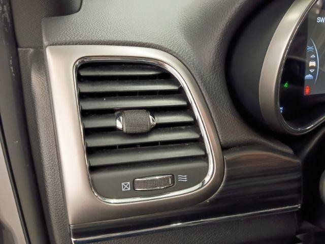 Used 2019 Jeep Grand Cherokee Limited AWD/4WD image 26