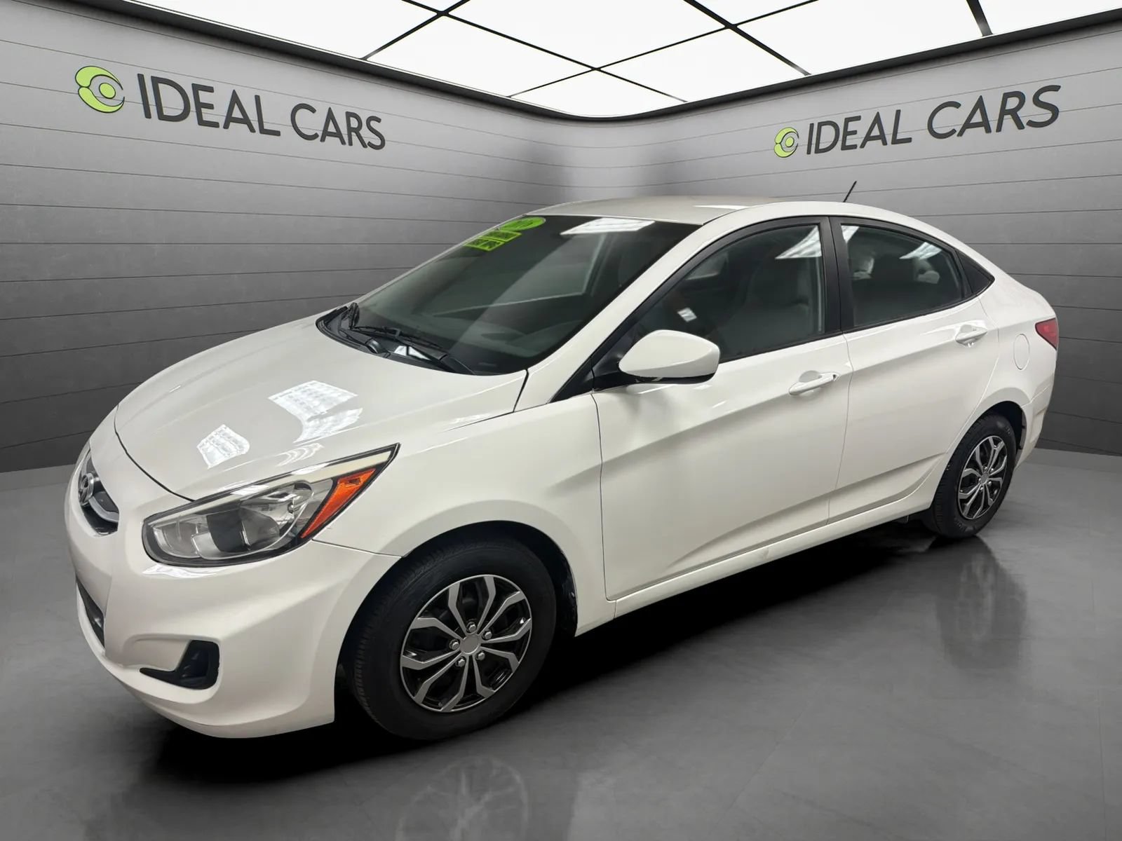 Used 2016 Hyundai Accent SE FWD image 1