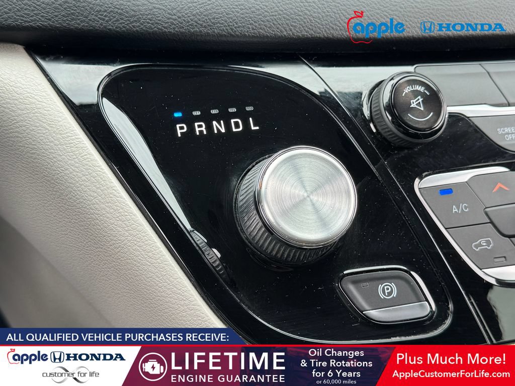Used 2017 Chrysler Pacifica Touring FWD image 15
