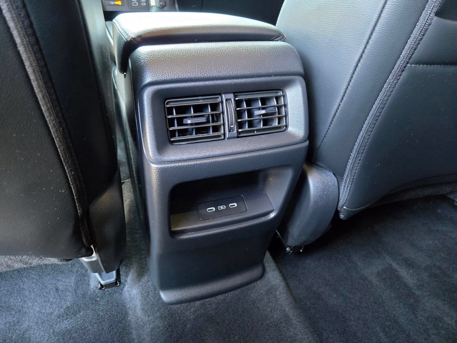 Used 2024 Honda CR-V EX-L image 11