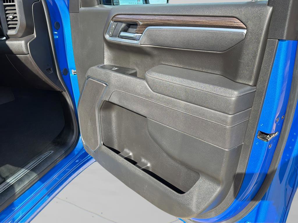 Used 2025 Chevrolet Silverado 1500 LT image 9