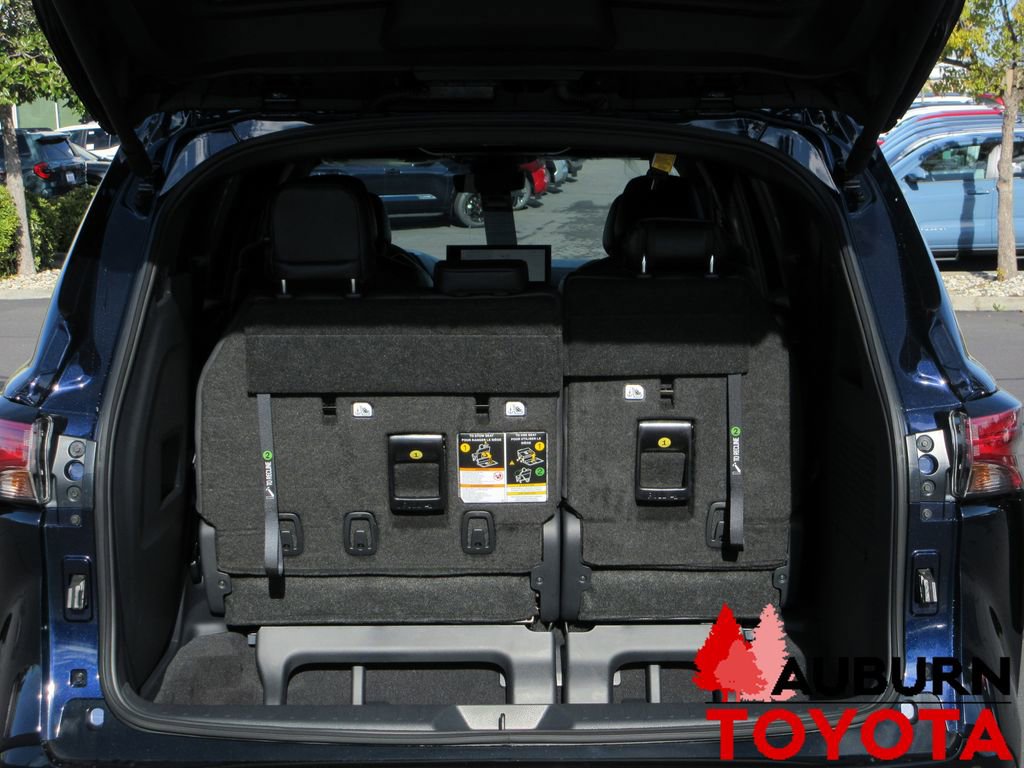 New 2026 Toyota Sienna Limited image 4