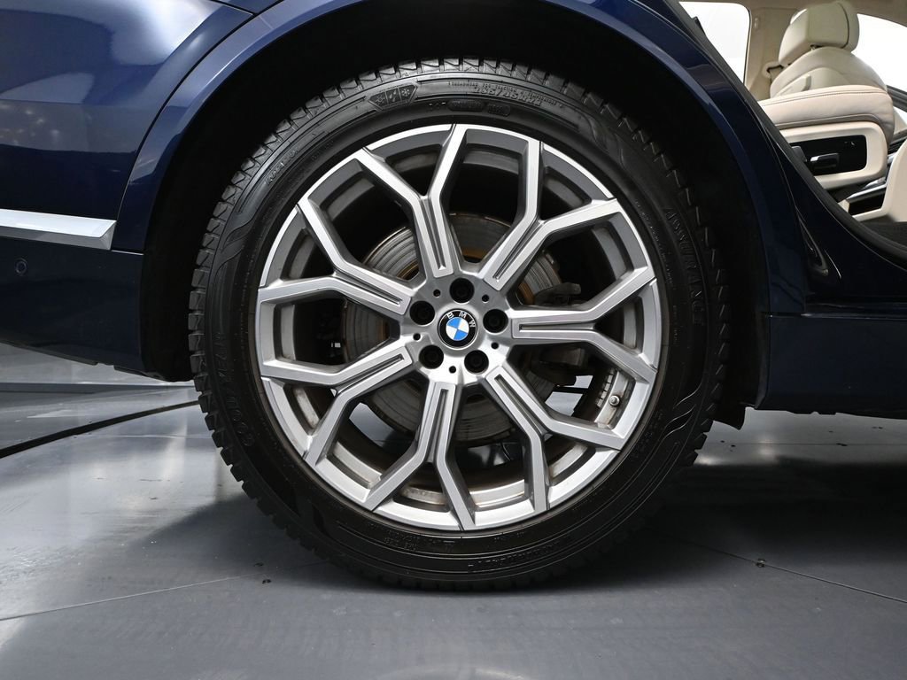 Used 2023 BMW X7 xDrive40i w/ Executive Package image 16