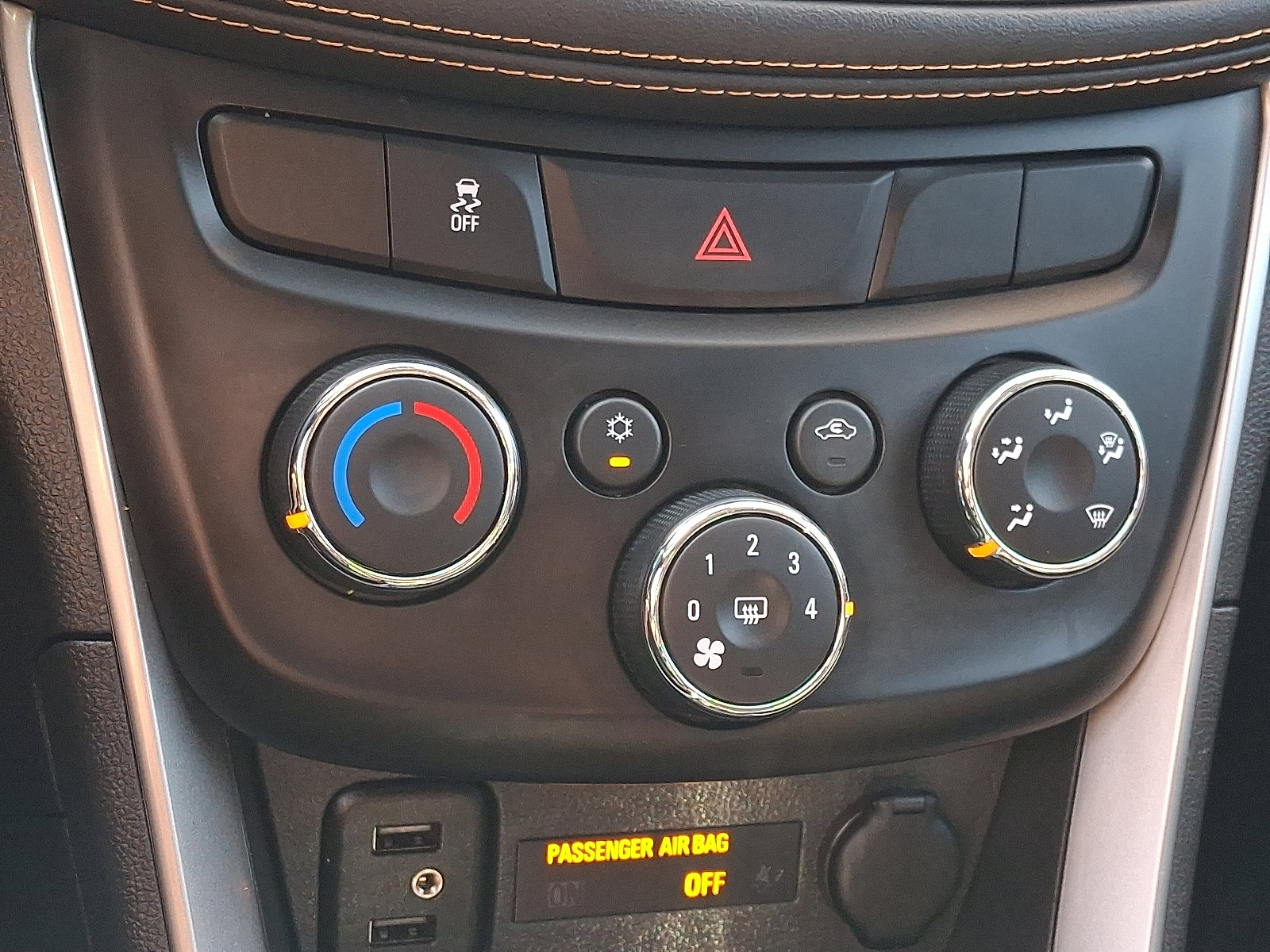 Used 2021 Chevrolet Trax LT w/ Driver Confidence Package FWD image 17