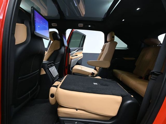 Used 2026 Cadillac Escalade IQ Sport 2 w/ LPO, ONYX Package AWD/4WD image 44