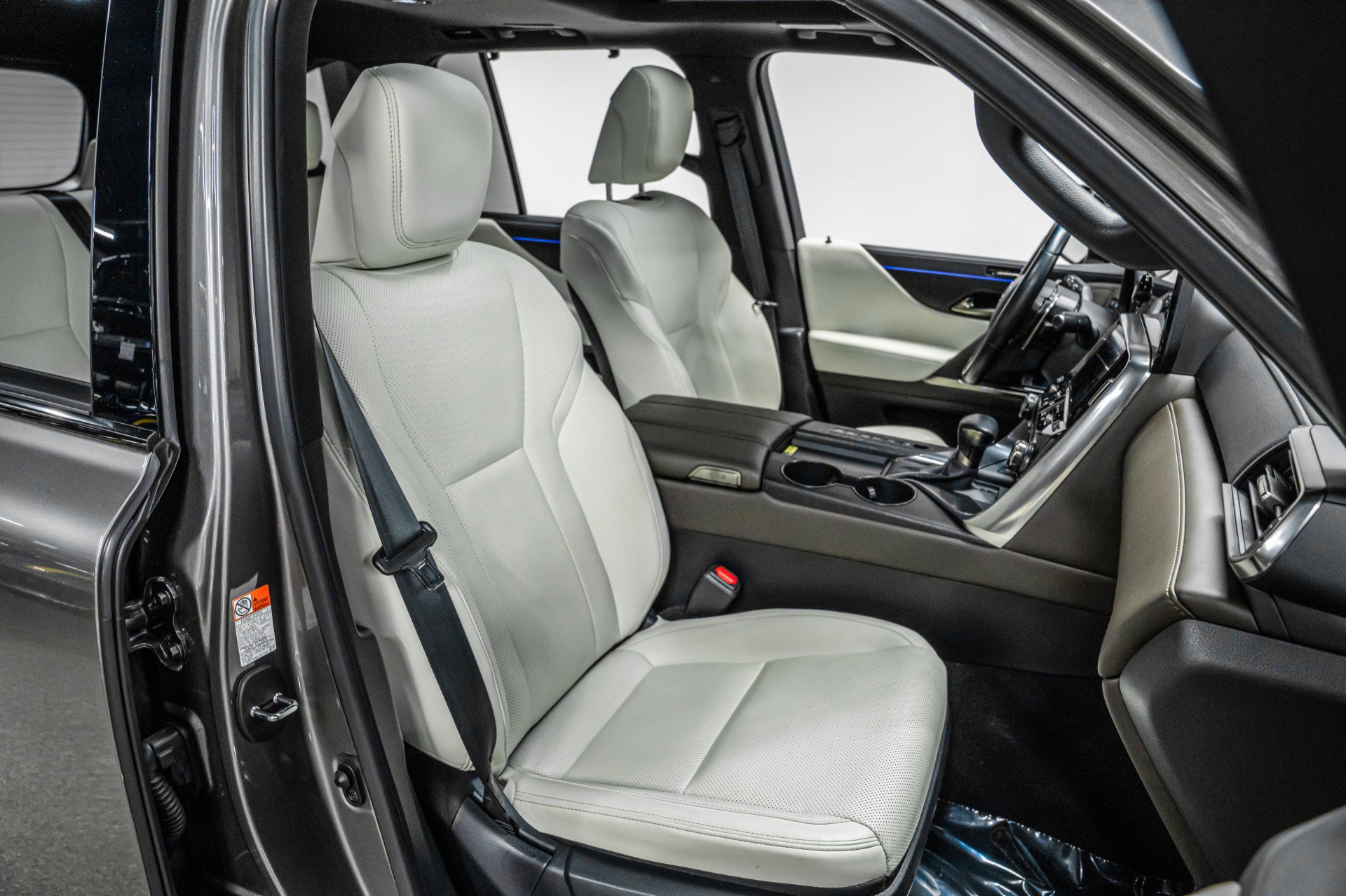 Used 2024 Lexus LX 600 4WD w/ Appearance Package image 23