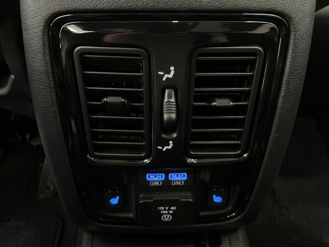 Used 2022 Dodge Durango R/T w/ Blacktop Package AWD/4WD image 18
