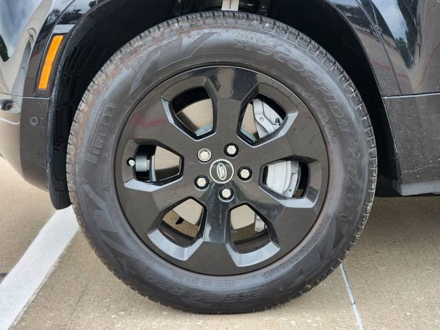 Used 2025 Land Rover Defender 110 X-Dynamic SE image 9