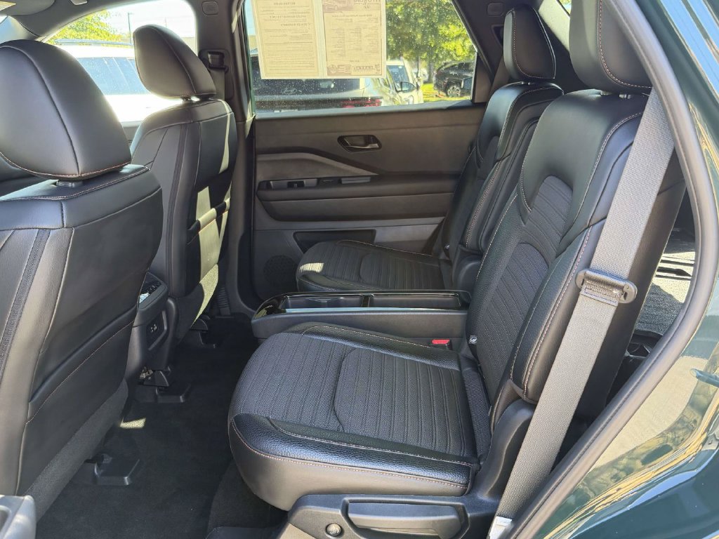Used 2025 Nissan Pathfinder Rock Creek AWD/4WD image 15