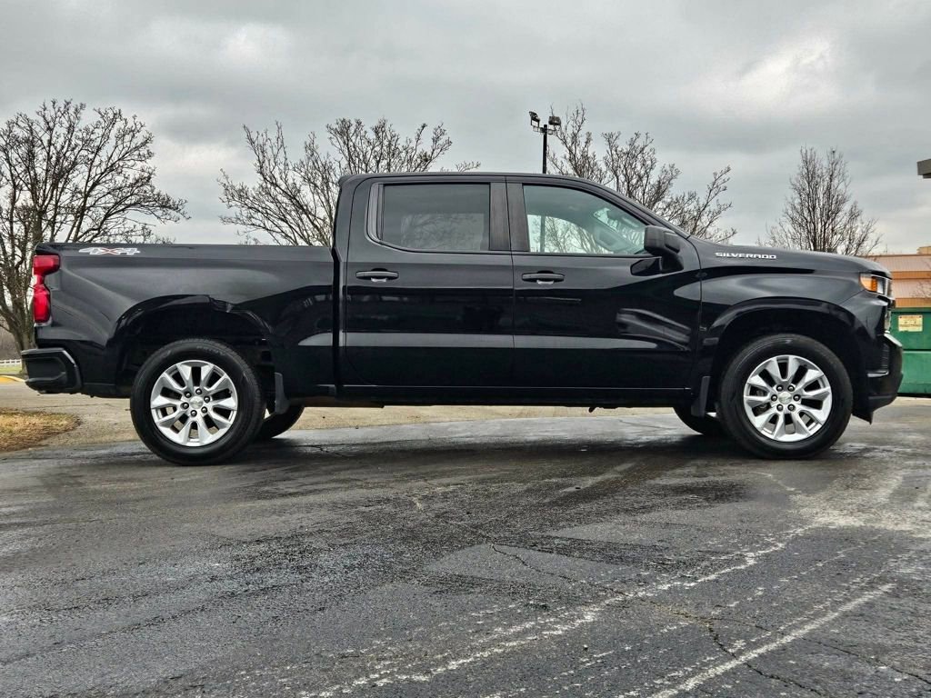 Used 2020 Chevrolet Silverado 1500 Custom w/ Custom Value Package image 2