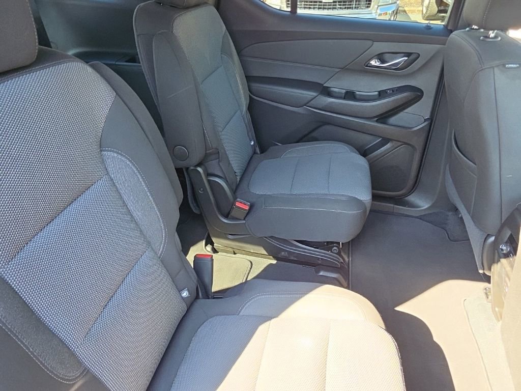 Used 2023 Chevrolet Traverse LT FWD image 30
