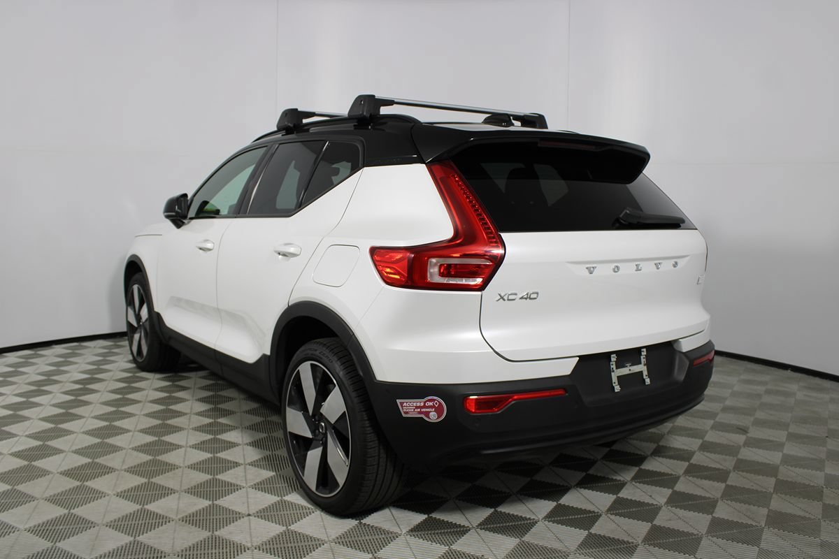 Used 2023 Volvo XC40 Recharge Ultimate AWD/4WD image 4