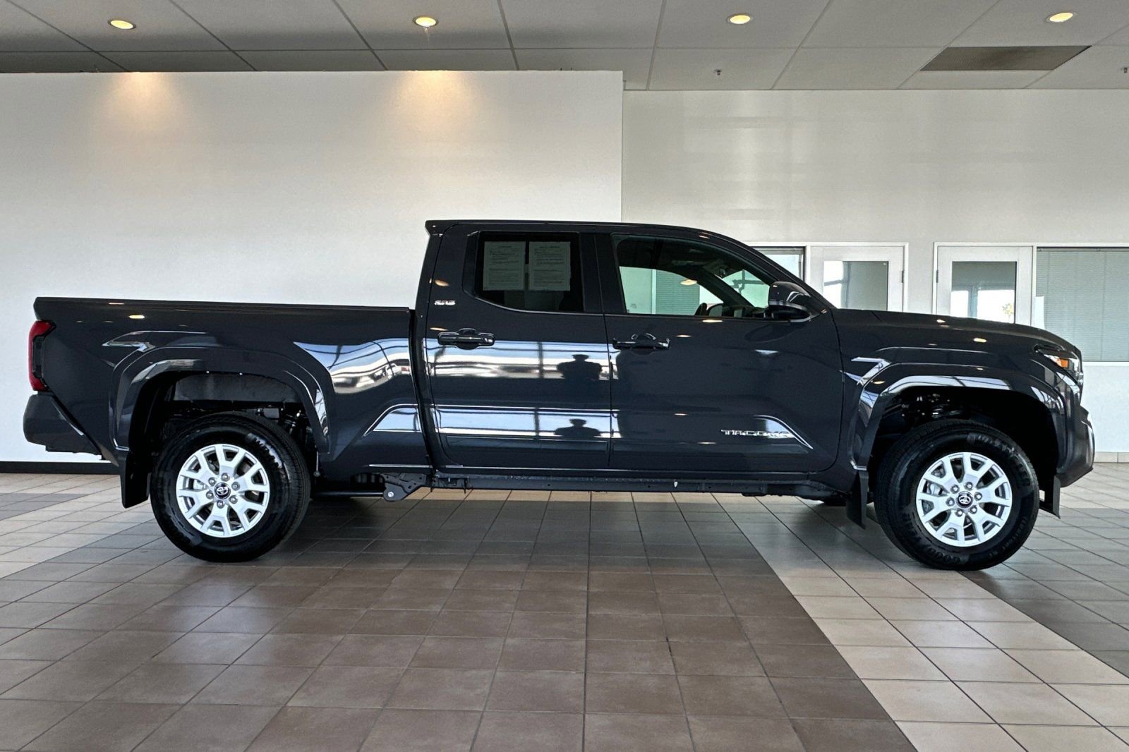 Certified 2025 Toyota Tacoma SR5 image 3