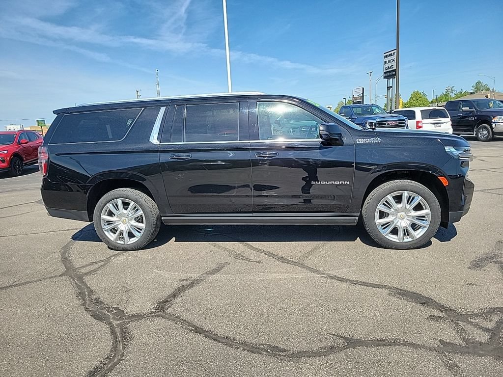 Used 2021 Chevrolet Suburban High Country w/ Premium Package AWD/4WD image 4