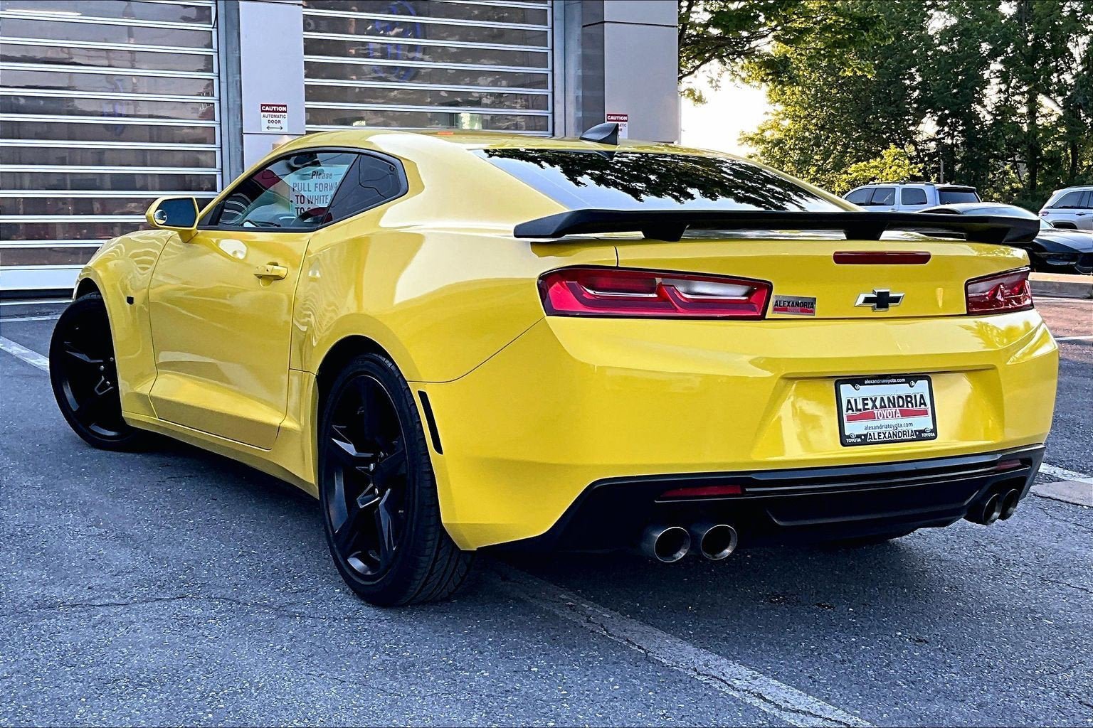 Used 2018 Chevrolet Camaro LT w/ Technology Package RWD image 10