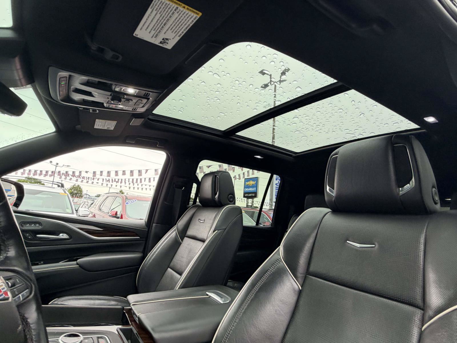Used 2022 Cadillac Escalade ESV Premium Luxury AWD/4WD image 12