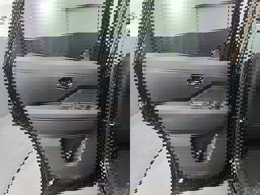 New 2025 Nissan Pathfinder S image 25