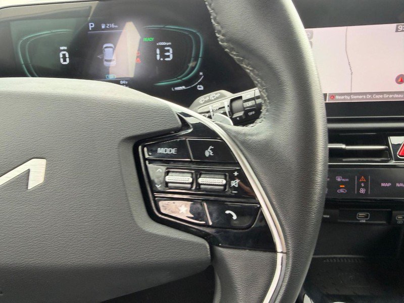Used 2023 Kia Niro EX FWD image 12