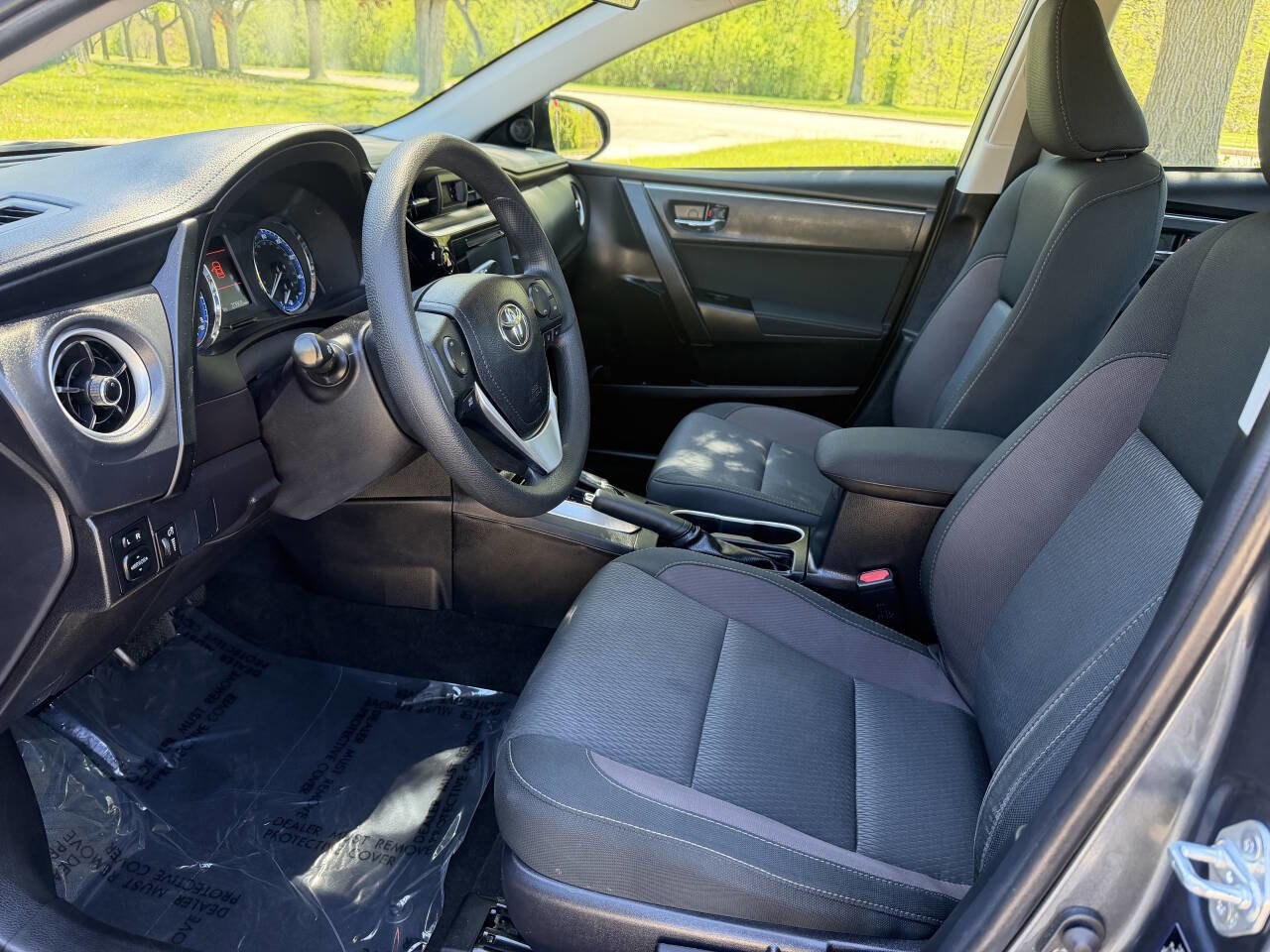 Used 2019 Toyota Corolla LE w/ LE Premium Package w/Moonroof FWD image 9