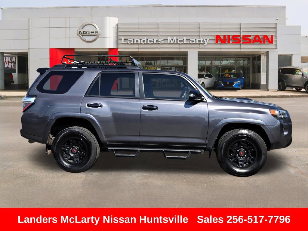 Used 2021 Toyota 4Runner Venture w/ Moonroof Package AWD/4WD image 2