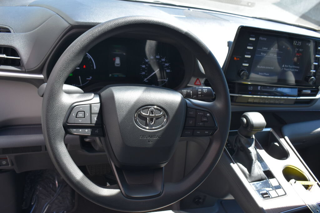 Certified 2024 Toyota Sienna LE AWD/4WD image 9