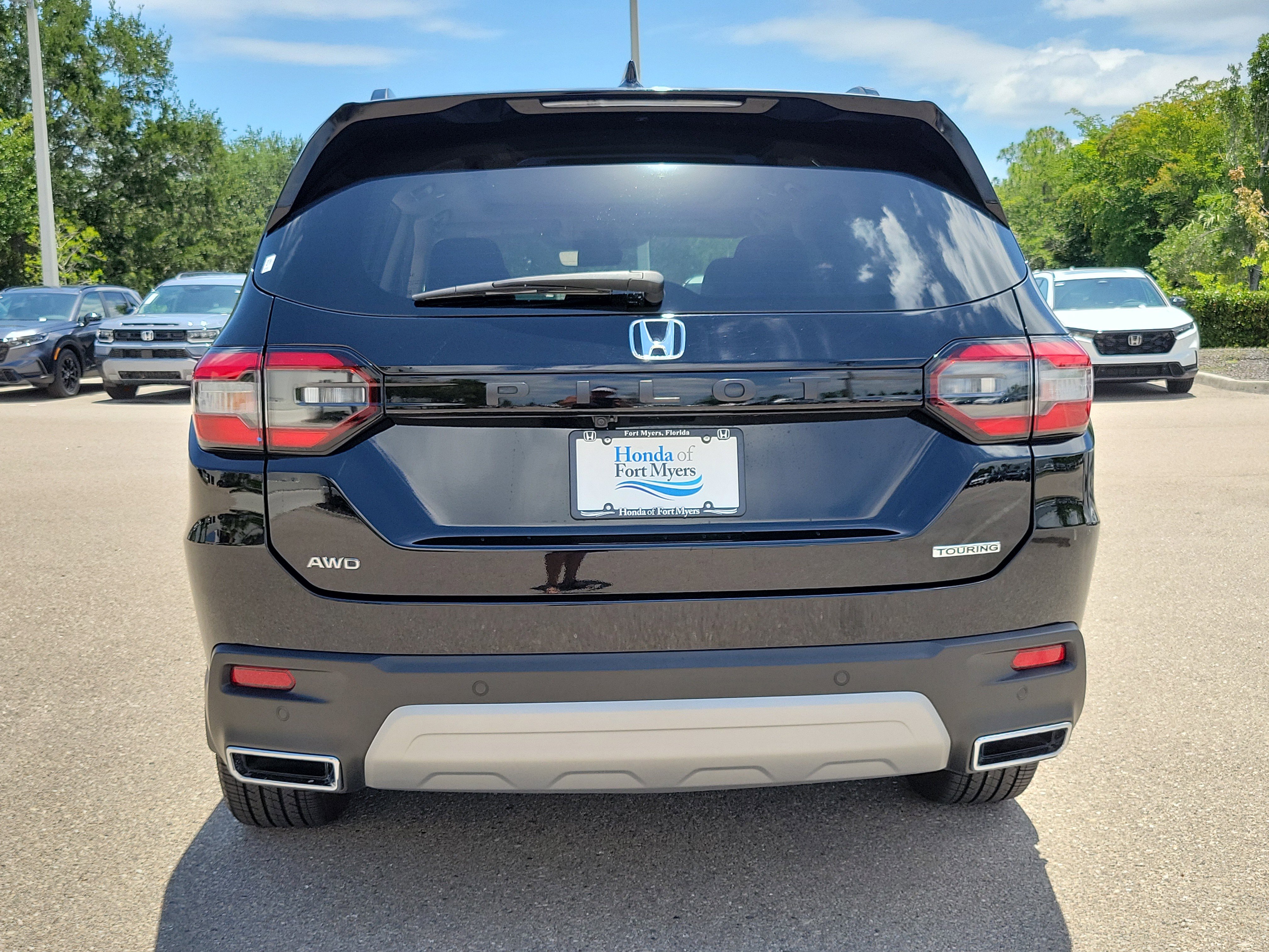 Used 2025 Honda Pilot Touring image 5