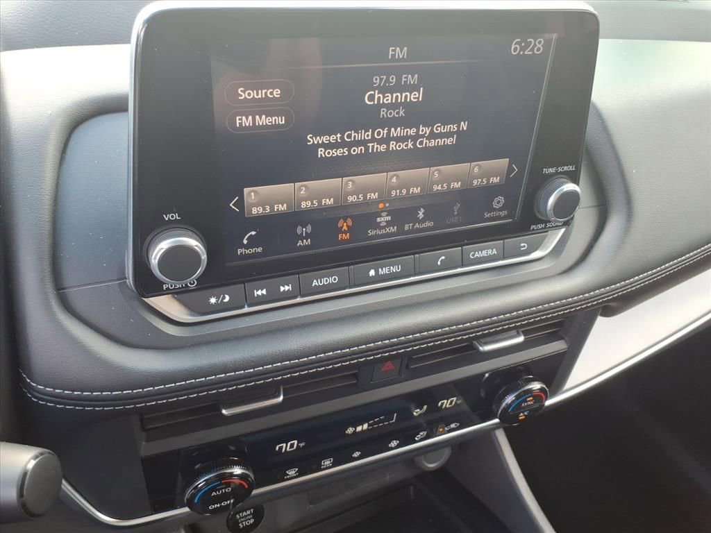 Used 2024 Nissan Rogue SV image 35