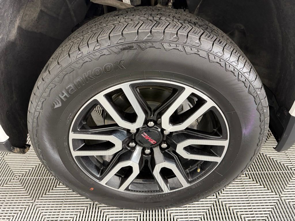 Used 2024 GMC Sierra 1500 AT4 w/ AT4 Premium Package image 10