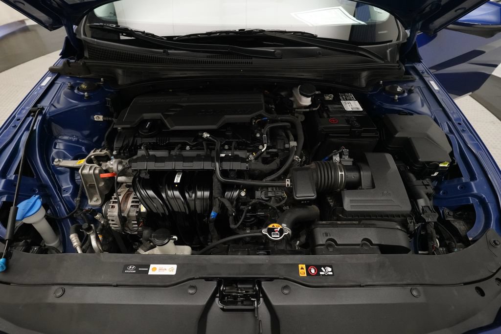 Used 2024 Hyundai Elantra Limited FWD image 3