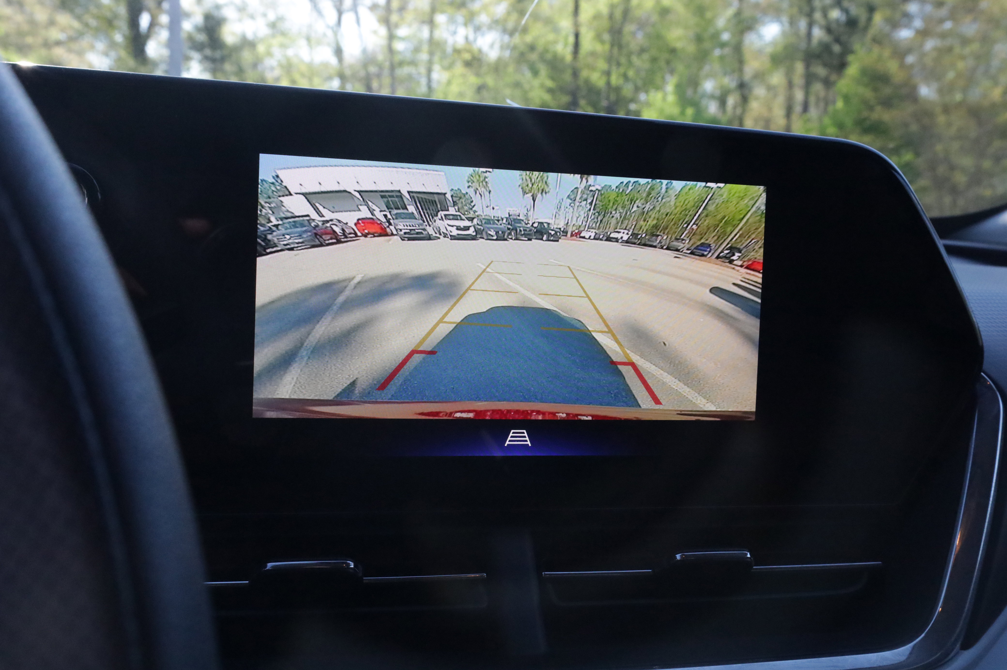 Used 2025 Chevrolet Trax LT FWD image 9