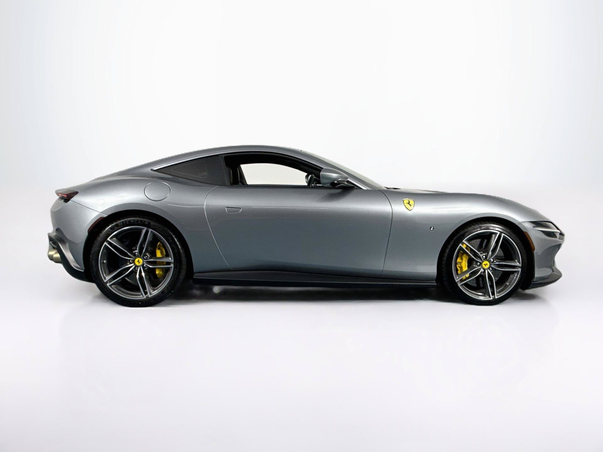 Used 2021 Ferrari Roma RWD image 4