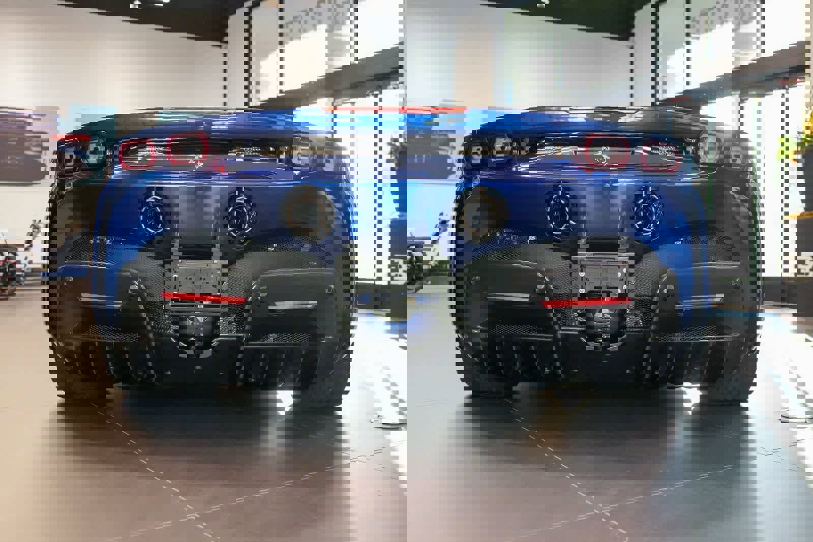 Used 2022 Ferrari SF90 Spider image 6