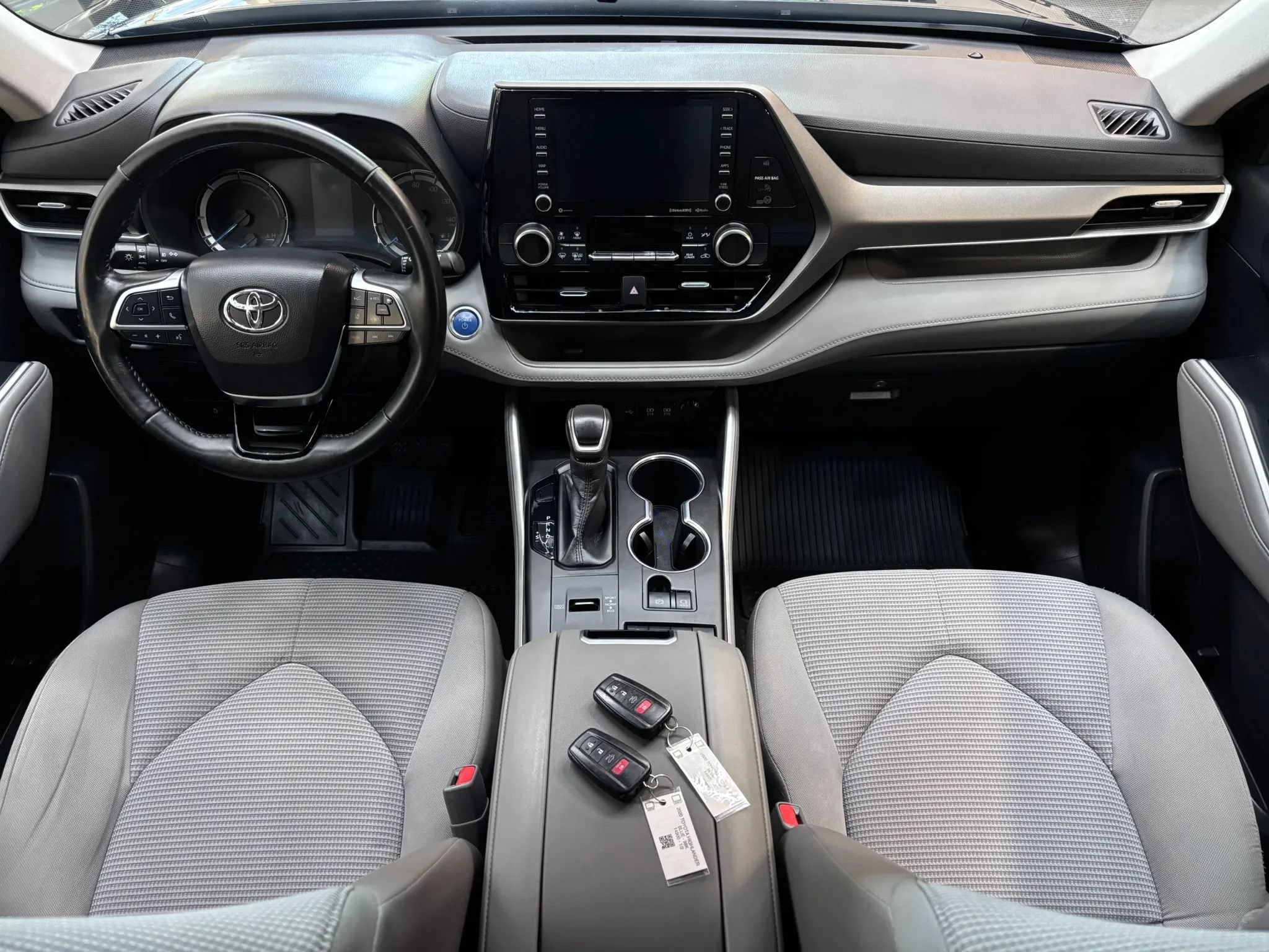 Used 2020 Toyota Highlander LE AWD/4WD image 10
