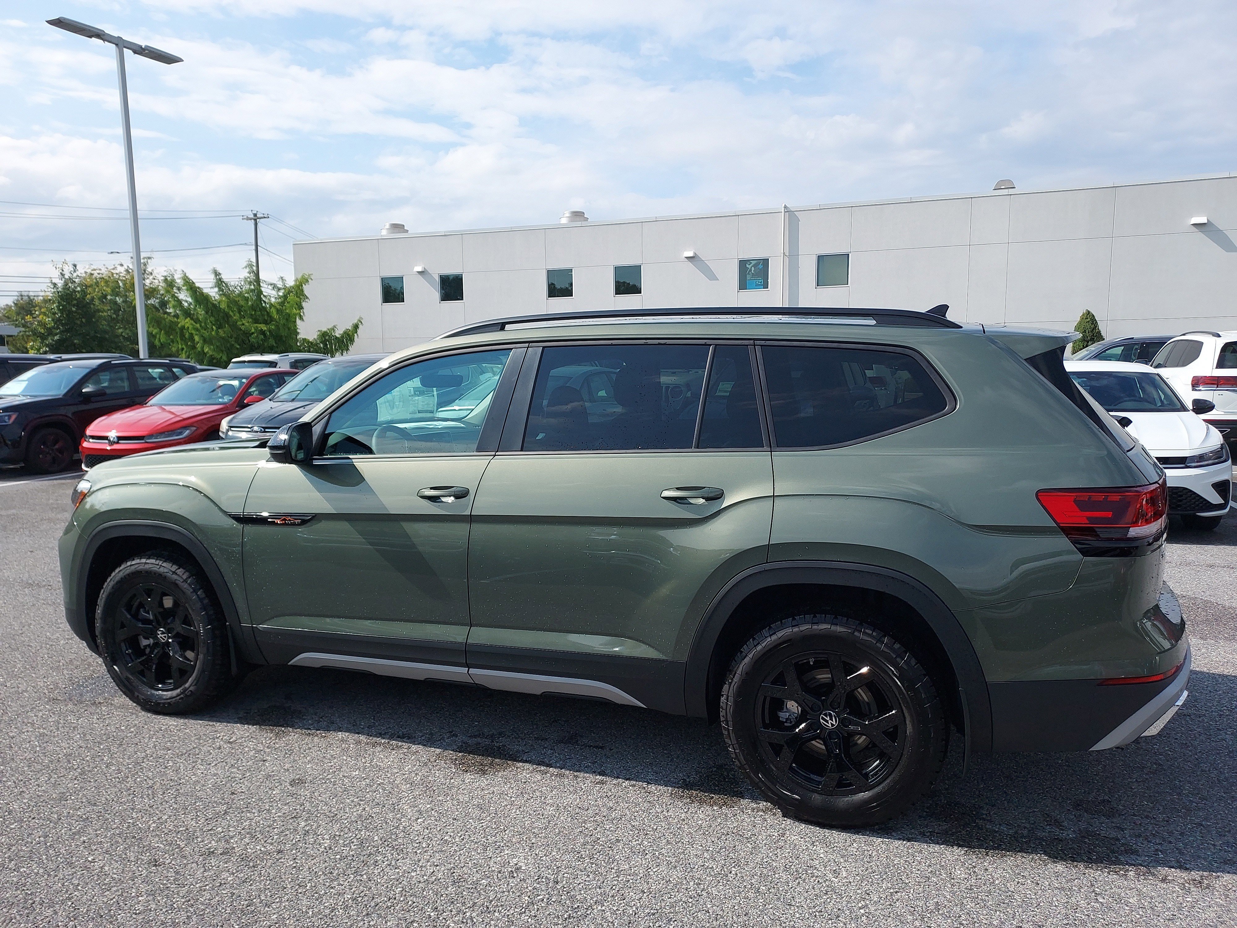 New 2026 Volkswagen Atlas Peak Edition image 7