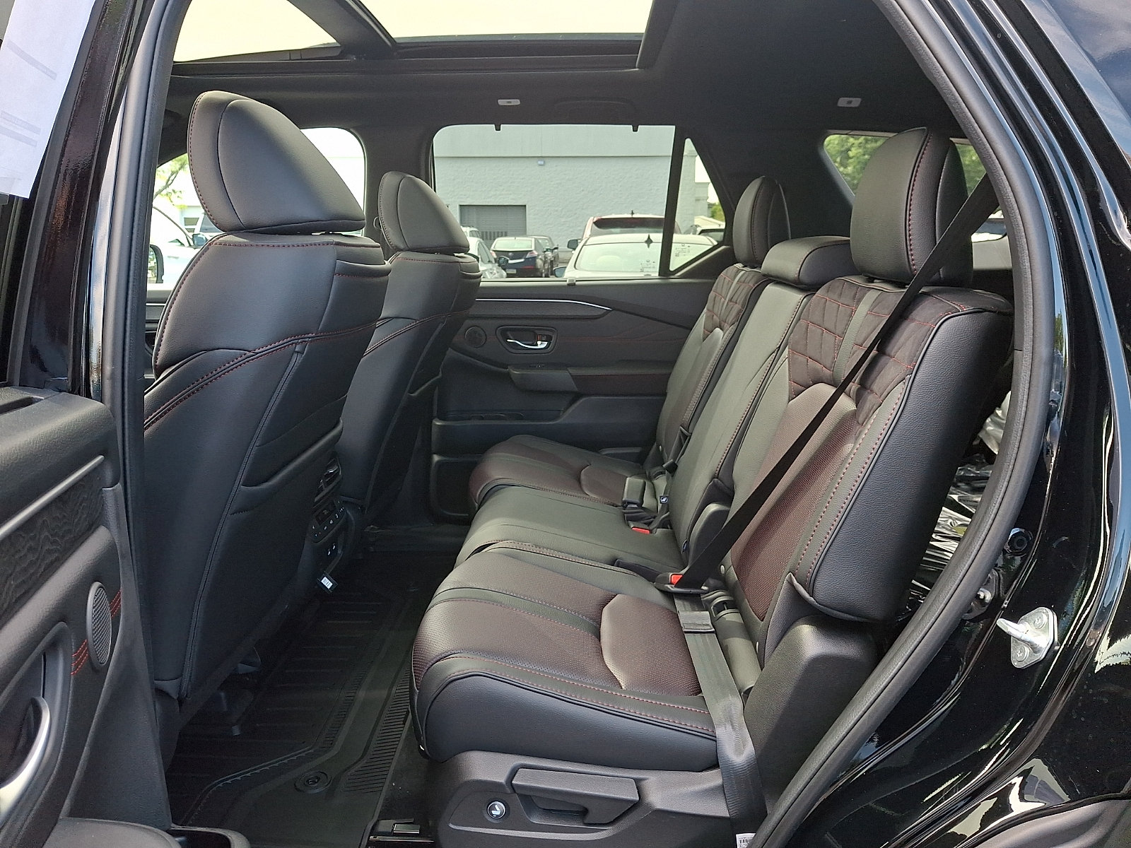 New 2026 Honda Pilot Black Edition image 5