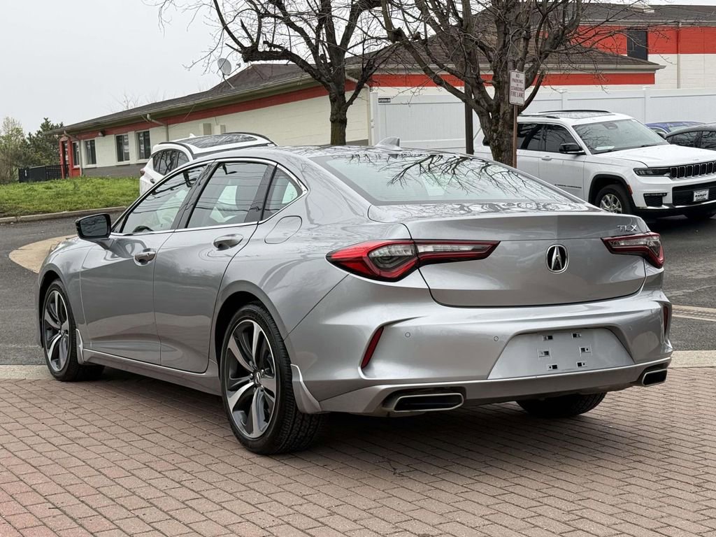 Used 2025 Acura TLX w/ Technology Package image 4