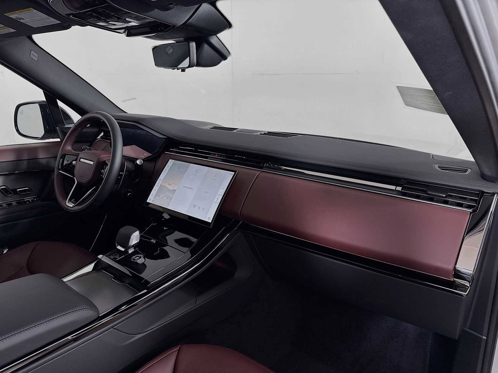 Used 2025 Land Rover Range Rover Sport Dynamic SE image 28