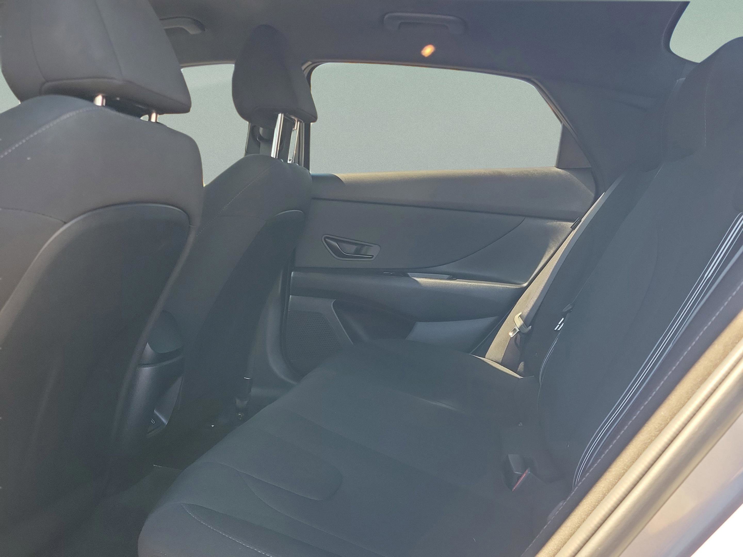 Used 2025 Hyundai Elantra Sport image 9