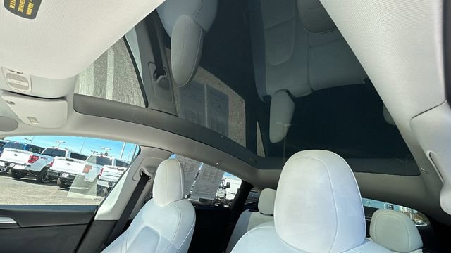 Used 2022 Tesla Model Y Performance image 23