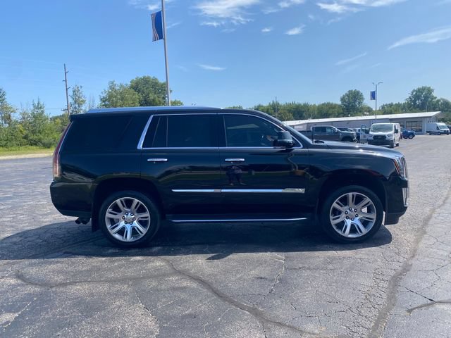 Used 2017 Cadillac Escalade Luxury AWD/4WD image 10