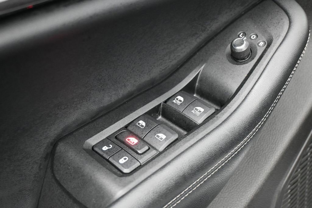 Used 2023 Jeep Grand Cherokee L Laredo RWD image 14