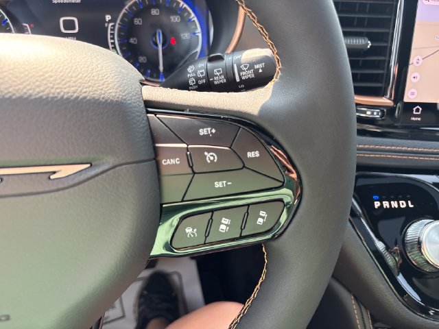 New 2027 Chrysler Pacifica Pinnacle w/ Theater Group AWD/4WD image 13