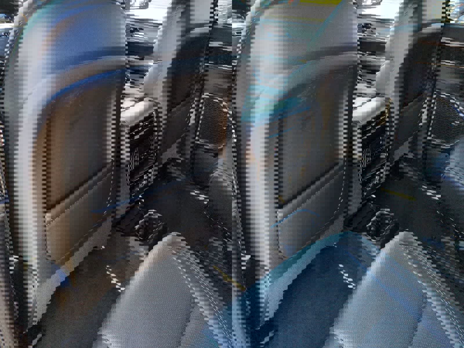 Certified 2024 Jeep Wagoneer L Series II w/ Convenience Group I image 18