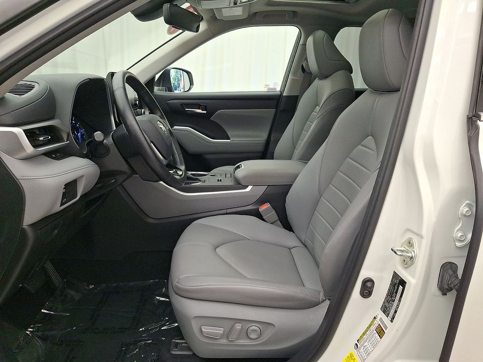 Certified 2020 Toyota Highlander XLE AWD/4WD image 15