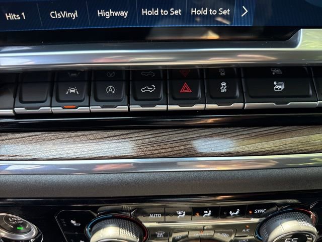 Used 2023 Chevrolet Silverado 1500 LT AWD/4WD image 19