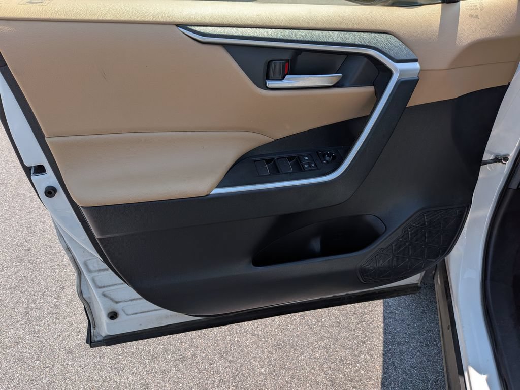 Used 2019 Toyota RAV4 XLE Premium w/ Advanced Technology Package FWD image 7
