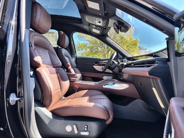 New 2026 Lincoln Nautilus Reserve AWD/4WD image 26
