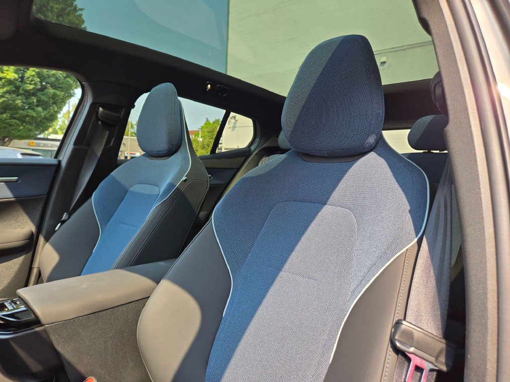 Certified 2025 Volvo EX30 Plus w/ Protection Package Premier AWD/4WD image 22